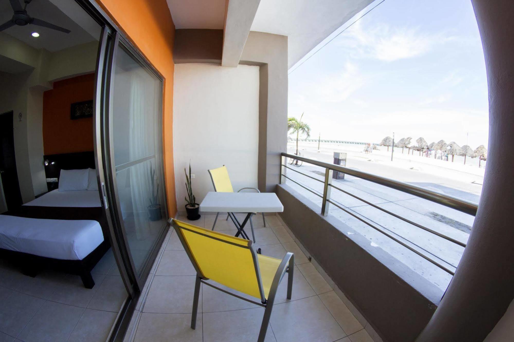 Hotel & Suites Domani Progreso  Exterior foto